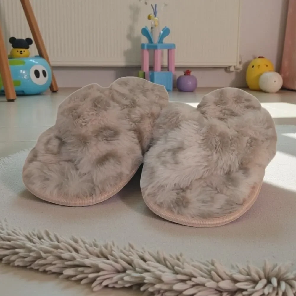 Girls Faux Fur New Light Purple and Gray Slippers - Size: 13T